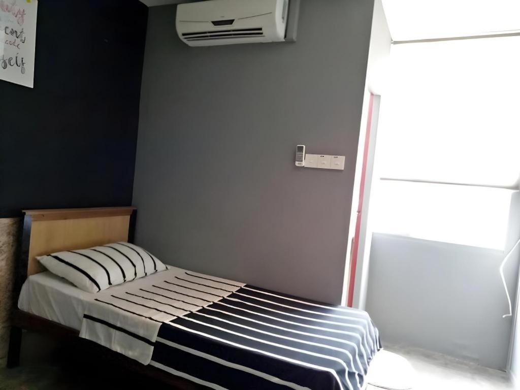 Koptel Budget Hotel Kuching Exterior photo