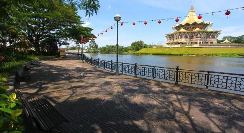 Koptel Budget Hotel Kuching Exterior photo